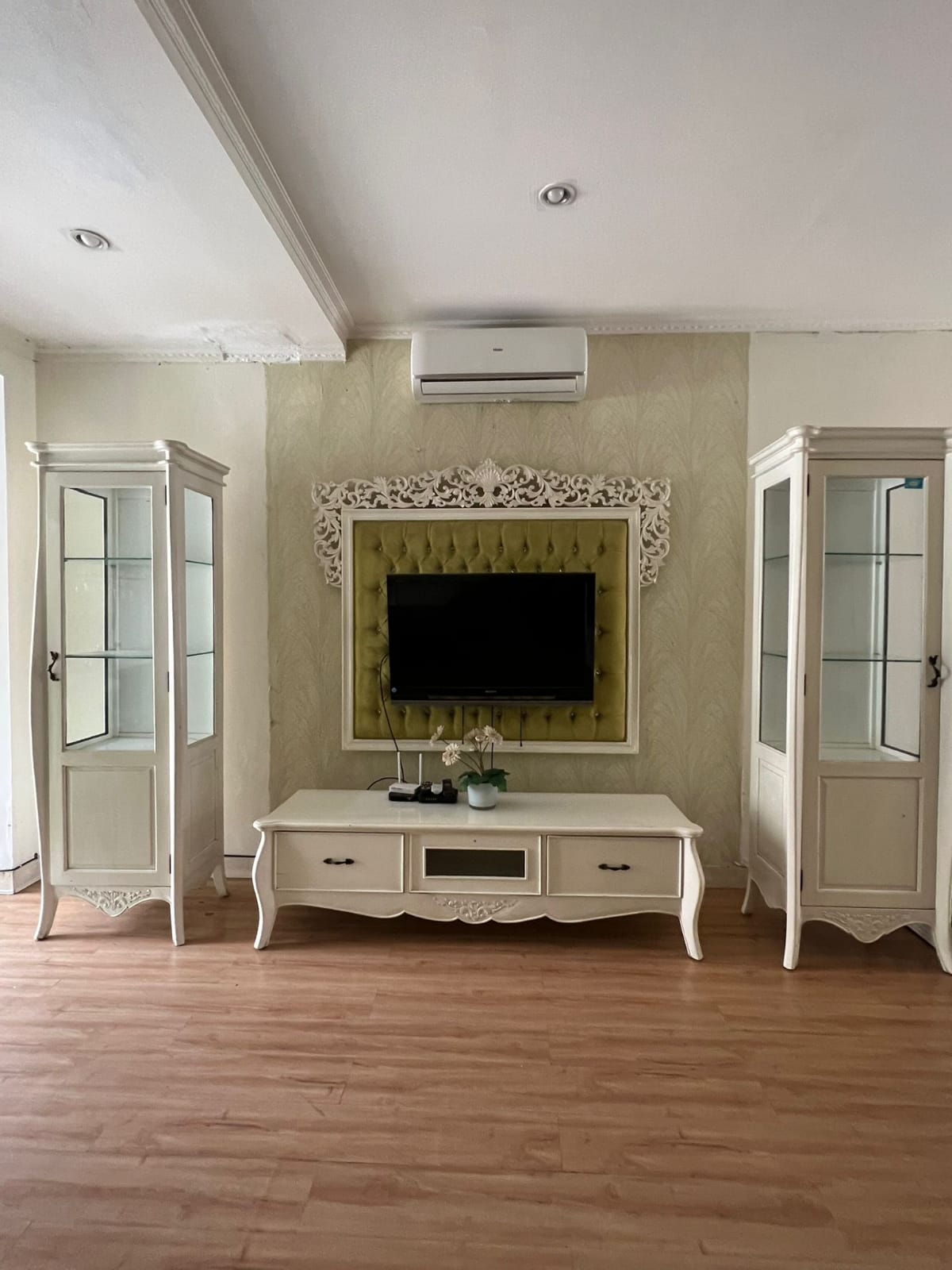 DiSewakan Rumah Full Furnish di Taman Picadilly Lippo Cikarang